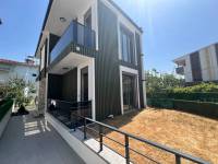 AKÇAY GÜRE`DE 3+1 SIFIR BAHÇELİ FIRSAT  VİLLA 